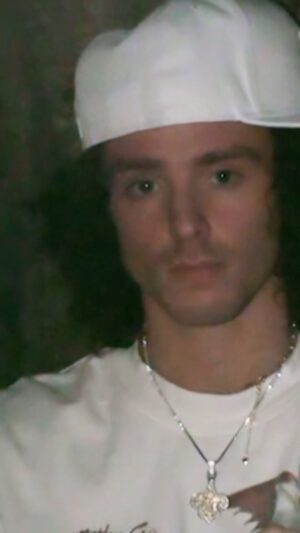 Jojo Tua Instagram - I don’t need you to rescue me 🚔
self medicate just to fall asleep 🍾💊🍺
Step back into reality 🌎
But I’m HUMAN 🧍‍♂️🧍🧍‍♀️