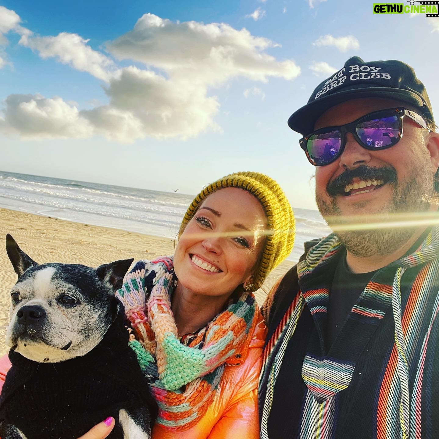 Jon Gabrus - 4.2K Likes - Happy new years freaks! Love your weird aunt, uncle, and their beach gremlin