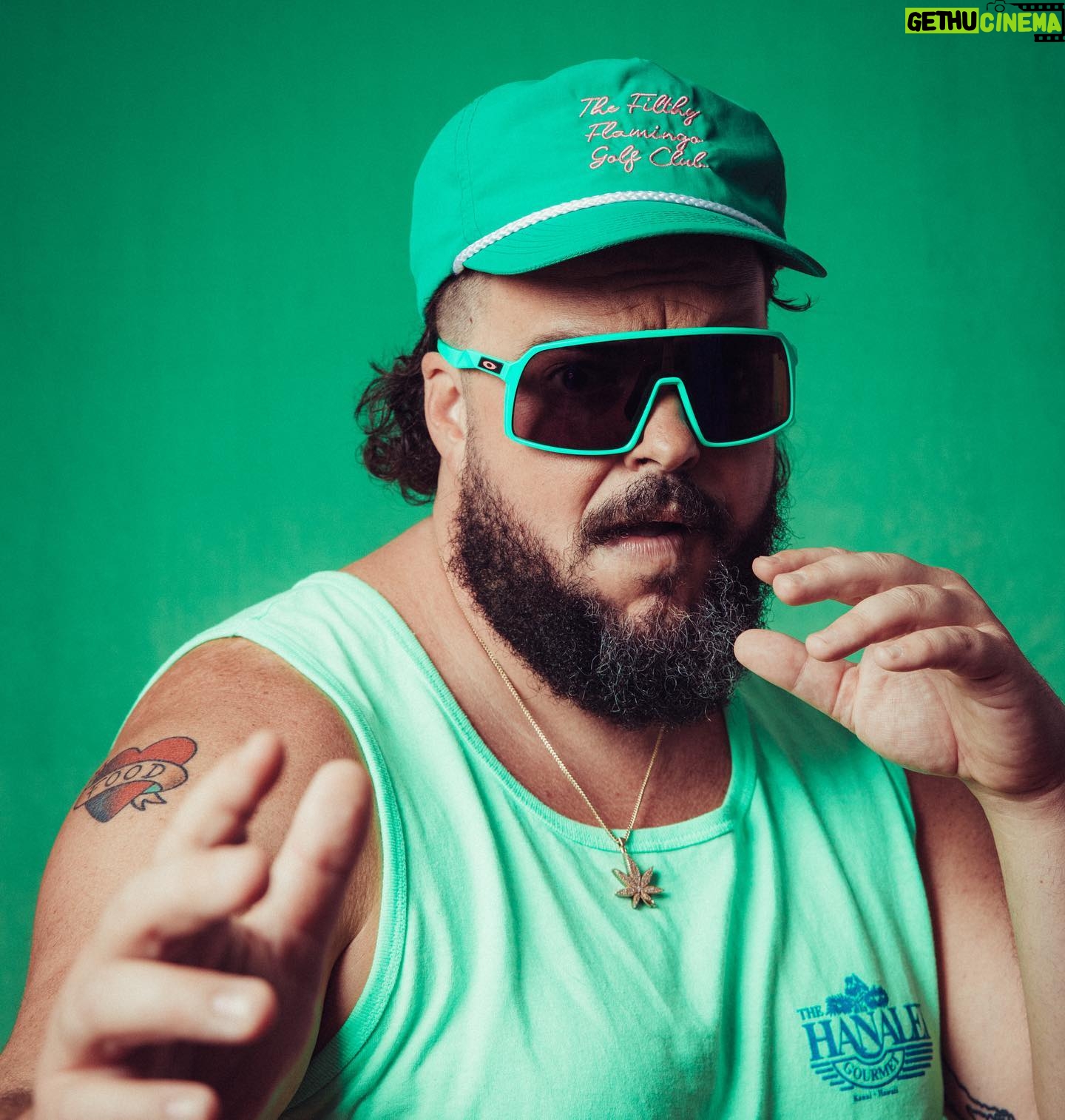 Jon Gabrus - 3.5K Likes - Yo it’s the green machine
gonna rock the town without being seen
📸:the best @selashiloni