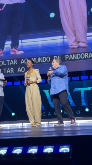 Jon Landau Instagram - Brazil never disappoints. Thank you to all of you who welcomed Zoe and me to #CCXP, we can't wait for you to see #AvatarTheWayOfWater