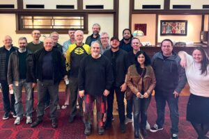 Jon Landau Instagram - @jamescameronofficial and I started off our day by hosting a breakfast at Park Road Post for a few key team members from @wetafxofficial — With Francois Sugney, Marco Revelant, Sergei Nevshupov, Joe Letteri, @dan.c.barrett, Eric Saindon, @stephen.unterfranz, @kenmcgaugh, Sam Cole, Johnathan Nixon, @nickmarcepstein, Pavani Boddapati, Lena Scanlan, @markgeenz.
