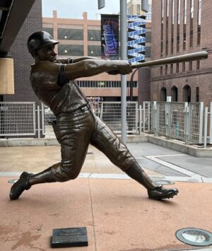 Jon Miller Instagram - SWIPE⬅️ Target Field in downtown Minneapolis from my room at the @sfgiants team hotel @fsminneapolis . This afternoon, it’s the Giants v Twins at 4:40p, PDT. On the radio @knbr 📻, and tv @nbcsauthentic 📺. Cool statues of Hall of Famers @rodcarew_29 and #harmonkillebrew when you enter the yard from downtown. @baseballhall ************************************************************#roadtrippers #yayarea #yaaasss #minnesotatwins #sfgiants #sfgigantes #targetfield #thecitybeautiful #marytylermoore #mightymississippi