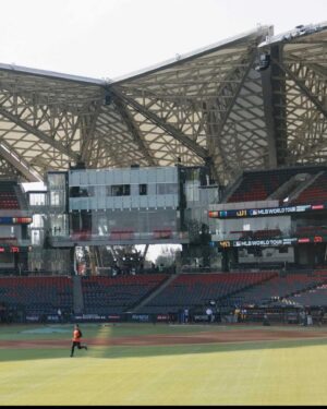 Jon Miller Instagram - SWIPE⬅️ The #sfgiants v #sdpadres in Mexico City today, 1st pitch at 3:05p, PDT. The first MLB regular season game in #mexicocity🇲🇽 . #yaaasss #superchill #yayarea 
I discovered life size bobble head installations of Giants and Padres players promoting the 2 game series all over the city. #knbr #nbcsportsbayarea ⚾️(shot w/ my iPhone 14 Pro Max in Mexico City while traveling on the subway, @metro_esca yesterday).⚾️************************************************************* @banorte_mx @hyattregencymexico @hyattregency @sfgiants @padres @mlbmexico @sfgigantes @vhon.taco