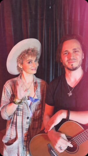 Jonathan Jackson Instagram - #SongsAndStoriesFromMusicCity photo dump.. reel.. thing.. I dunno but we love you and this was way too much fun. Where to next? 🤍

#behindthescenes #americana #jonathanjackson #coastalentertainment #brandonrobertyoung #clarebowen #bowenyoung #worldbrandnew #nashville #generalhospital