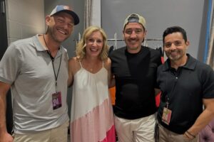 Jonathan Knight Instagram - So happy I got to see some of my HGTV friends this tour. I love the love we all share.