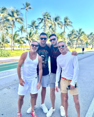 Jonathan Sampaio Instagram - Good time in Miami with @dsquared2 @kevinsampaiotwin