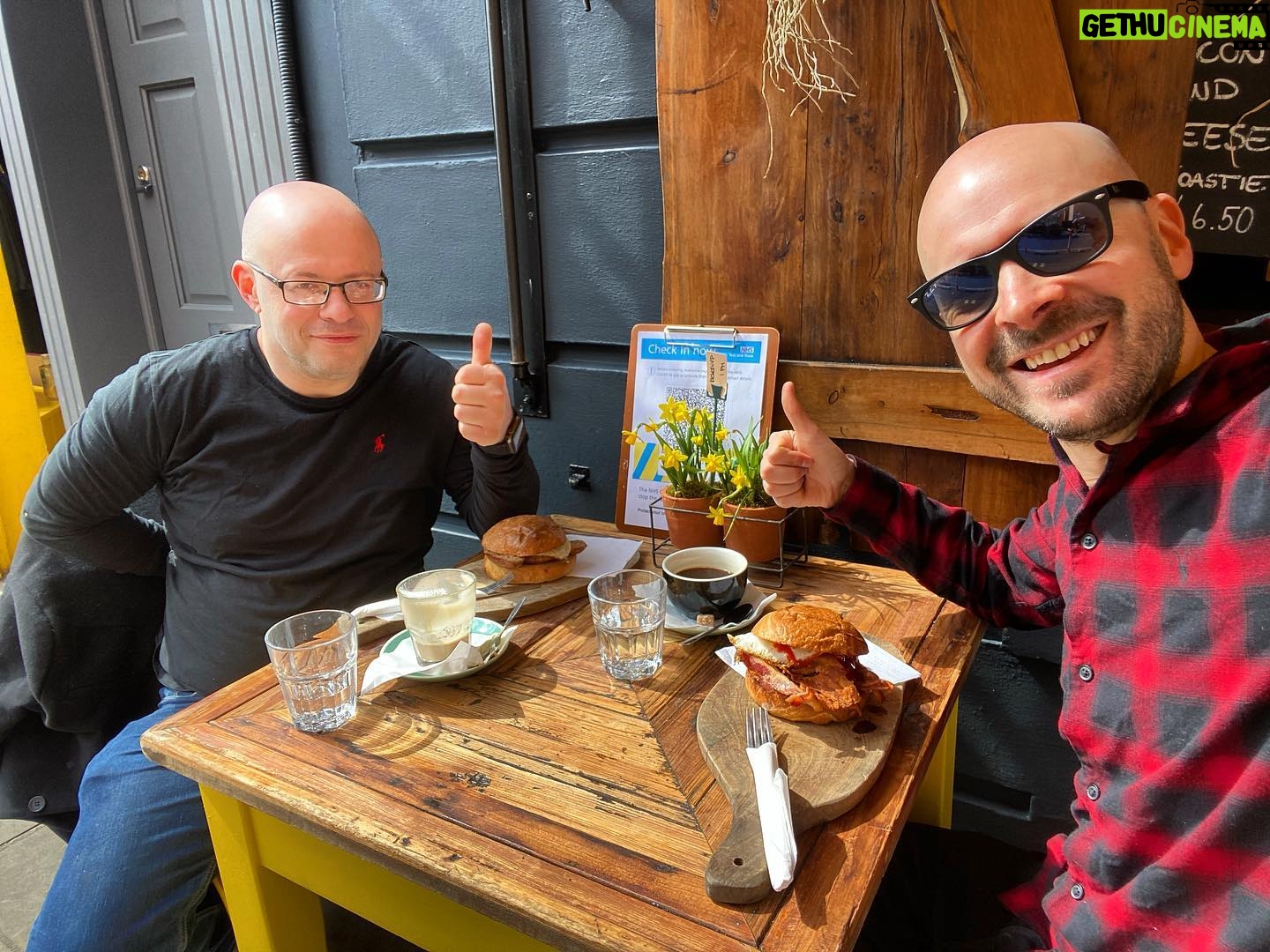 Jono Grant - 2.4K Likes - First freedom lunch! #letoutofthepen