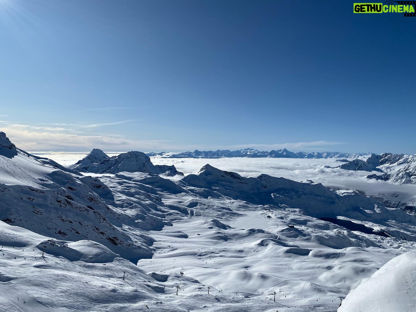 Jono Grant - 1.5K Likes - My kind of view! #cervinia #zermatt #matterhorn