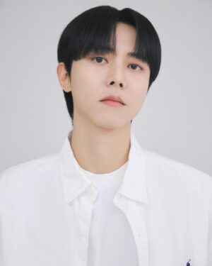 Joo Woo-jae Instagram - 무려 7년만에 촬영한 프로필 사진
네이버 프로필 몇번으로 바꿀까요🧐

아, 마지막은 영상 프로필 🐻
