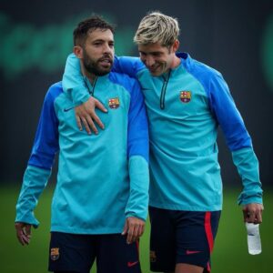 Jordi Alba Instagram - Te vas del club de tu vida habiéndolo dado todo y con numerosos recuerdos que muchos soñarían vivir. Fue para mí un orgullo poder lucir la camiseta del @fcbarcelona tantos años a tu lado y vivir muchos momentos icónicos y especiales del equipo.

Muchísima suerte en esta nueva etapa que está por venir tanto a ti como a tu familia, amigo. ❤️⚽️