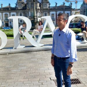 Jorge Gabriel Instagram - Daqui a pouco nova edição edição da Hora dos Portugueses.
Andamos a percorrer as ruas de Braga.
Até já.

#rtp #rtpinternacional #horadosportugueses #braga