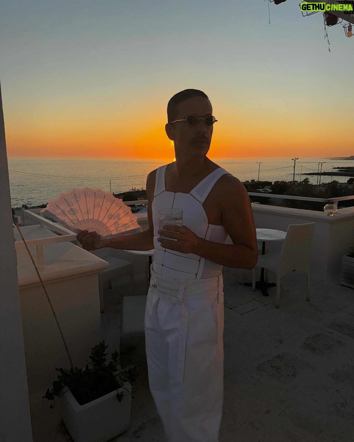 Jorge González - 2.2K Likes - No is Not Runaway Bride😂
Thank you all for your Birthday congratulations. It was a very special birthday party surrounded by friends, Love and especially with my brother (last photo) who we had not shared together for 5 years. #happybirthday #thankful #love