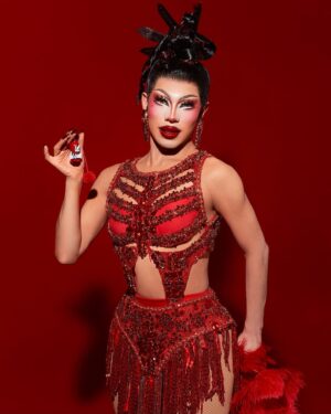 Jorgeous Instagram - Just Gaped #LilChiquita By Jorgeous. It Picass 💋🔥 
Photo By @ericrichardmagnussen 🔥
Hair @omgeewigs 🔥
Feathers By @fantasyfeathersnyc 🔥
Perfume Bottle By @handmadebyjacob 🔥 
Look By @perrymeekcostumedesign 🔥 

Thank You So Much @perrymeekcostumedesign For Making This Look So Last Min. The Designer Who Originally Was Supposed To Make This Look Told Me The DAY BEFORE I LEFT That He Hadn’t Even Started On My Look. Thank You So Muchh For Coming Thru So Last Min. I Love You ❤️@perrymeekcostumedesign