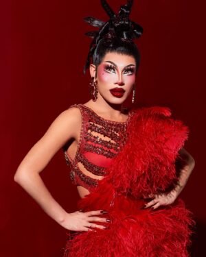 Jorgeous Instagram - Just Gaped #LilChiquita By Jorgeous. It Picass 💋🔥 
Photo By @ericrichardmagnussen 🔥
Hair @omgeewigs 🔥
Feathers By @fantasyfeathersnyc 🔥
Perfume Bottle By @handmadebyjacob 🔥 
Look By @perrymeekcostumedesign 🔥 

Thank You So Much @perrymeekcostumedesign For Making This Look So Last Min. The Designer Who Originally Was Supposed To Make This Look Told Me The DAY BEFORE I LEFT That He Hadn’t Even Started On My Look. Thank You So Muchh For Coming Thru So Last Min. I Love You ❤️@perrymeekcostumedesign