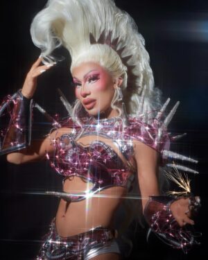 Jorgeous Instagram - ATOMIC BLONDE THUNDERDOME ⚡️🩷⚡️ 

Photo @ericrichardmagnussen ⚡️
Look @perrymeekcostumedesign 🩷
Hair @gorak_eldar ⚡️ 
#Allstars9