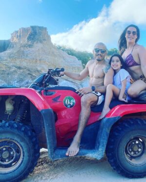 José Aldo Instagram - Hoje é dia da minha filhota, dia de comemorar mais 1 ano de vida! Você é gigante, uma grande razão que motiva minhas decisões, um dos maiores amor da minha vida e a maior torcedora que o Mengão já viu.

Que Deus sempre te ilumine. Te amo! ♥️