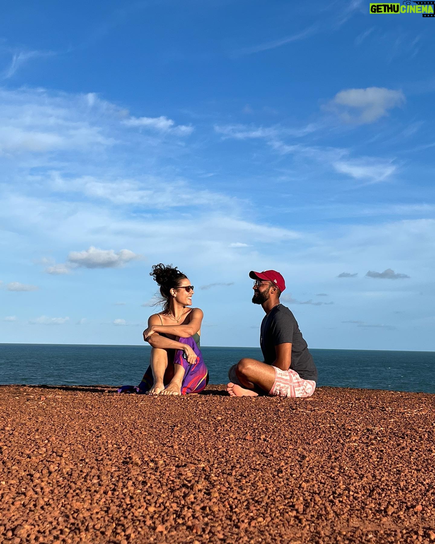 José Gil - 3K Likes - Uma viagem entre os shows dessa semana, e conseguir curtir cada segundo com meu amor @mariapinkus foi bom demais!
.
@tocadacoruja obrigado pelos dias de carinho! @isisfaria e @gmortari, ver como vocês cuidam desse lugar faz entender pq a Toca é tão incrível. A gente volta logo, cheio de criança ahahahah ✨ @andreafranco @patycase valeu time!! Amo vocês. Partiu João Pessoa para os shows do In Concert com @gilbertogil! #tocadacoruja #roteirosdecharme