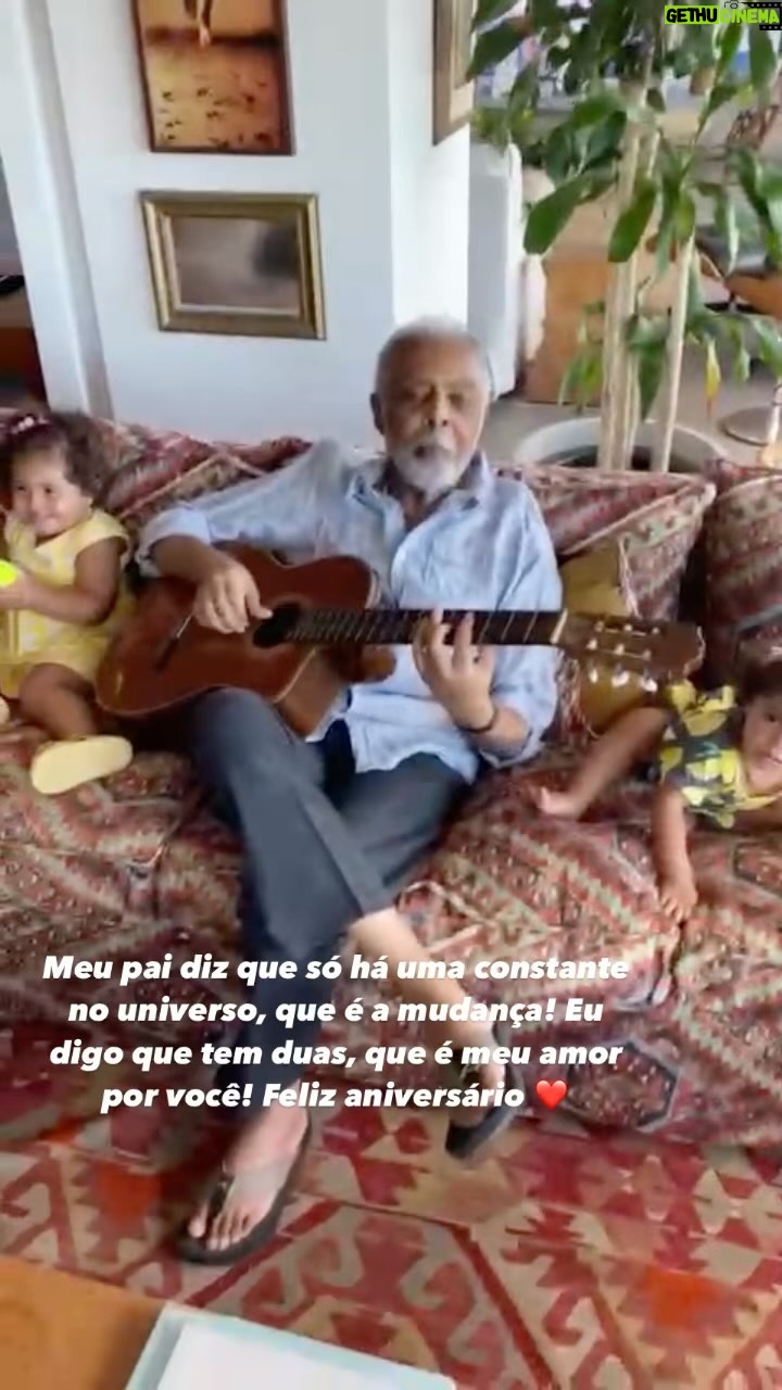 José Gil - 42.1K Likes - Meu pai diz que só há uma constante no universo, que é a mudança! Eu digo que tem duas, a outra é meu amor por você! Feliz aniversário ❤️