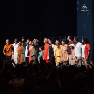 José Gil Instagram - A rotina de shows não para, mas estava com muita saudades de reviver esse encontro em Família. A próxima passagem da turnê “Nós A Gente” começa amanhã em São Paulo, dias 14, 15 e 16 de setembro. Até lá, bora reviver alguns momentos especiais que só a família e a @naturabroficial poderiam proporcionar.

@naturabroficial #publi #NosAGente #gegeprods #NaturaNosAGente