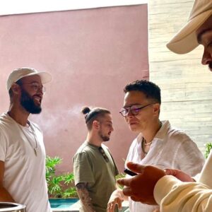 José Gil Instagram - Final de semana em BH cheio de encontros! Fomos recebidos com a comida maravilhosa de @felipeeep e @a_nathrodrigues! Muita resenha com nossos irmãos do @lagumoficial, matando saudade de @mariagadu, dividindo palco com o ídolo @joaogomescantor e conhecendo @donl!! Foi rapidinho mas foi intenso, valeu BH! @gilsonsoficial