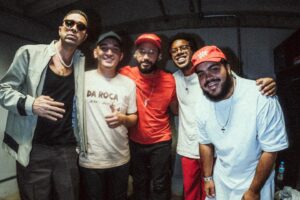 José Gil Instagram - Final de semana em BH cheio de encontros! Fomos recebidos com a comida maravilhosa de @felipeeep e @a_nathrodrigues! Muita resenha com nossos irmãos do @lagumoficial, matando saudade de @mariagadu, dividindo palco com o ídolo @joaogomescantor e conhecendo @donl!! Foi rapidinho mas foi intenso, valeu BH! @gilsonsoficial