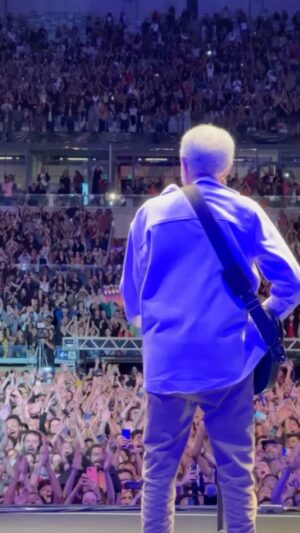 José Gil Instagram - Nosso camisa 10 hoje no Mineirão, e essa galera surreal. Final de semana melhor impossível. Obrigado @gilbertogil 🙏🏽 e todos que colaram nos shows dos @gilsonsoficial também. #gegeprods 

📸 @faeldiogo