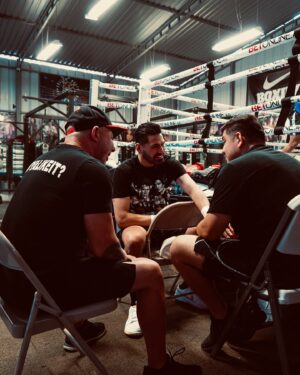 Jose Ramirez Instagram - Charging up … ⚡️🔋🦁🙏🏽💪🏽