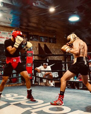 Jose Ramirez Instagram - Charging up … ⚡️🔋🦁🙏🏽💪🏽