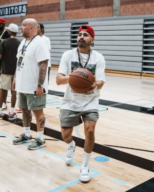 Jose Ramirez Instagram - Yesterday was a success bro @quincypondexter. Supporting @thetroycenter and our communities, it was amazing to see the excitement from the families who came to enjoy the @fresnoproam . #559 #GodIsGood 🙏🏽

📸 @_djcphoto_