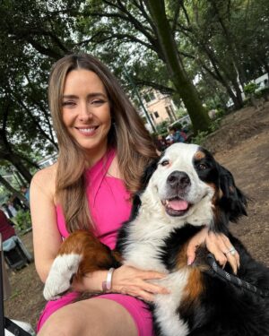 José Ron Instagram - El amor transforma ❤️ 
Esteriliza 
No abandones 
Adopta 
No compres de los criaderos