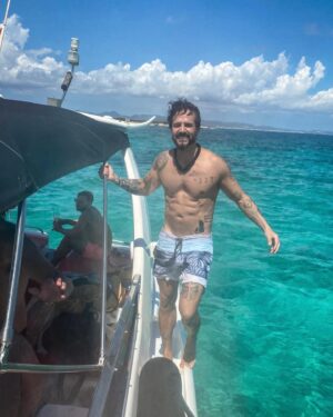 José Ron Instagram - Un post en este bello país 🇪🇸 que me encanta y le tengo mucho cariño! Felicidades por la Eurocopa! 👏🏼🏆🎊 Viva España! 
.
Quién gana la copa América? 
Arg? 
Col? 
🫣