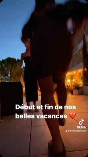 Josée Boudreault Instagram - On revient à la maison aujourd’hui. Nous avons fait un voyage magnifique. Nous avons fait une croisière à partir de Marseille, nous avons vu Barcelone, Tunis, Palerme, Naples et Livourne.
Hier soir ça se terminais avec un petit arrêt à Aix-En-Provence.
On a vraiment arrêté le temps en compagnie de nos filles. On a pris le temps d’apprécier leur compagnie et de réaliser à quel point elles sont extraordinaires. ❤️
Vous allez remarquer dans le vidéo qu’on atterrit pas aussi légèrement que nos filles quand on saute 😂 @lprivard