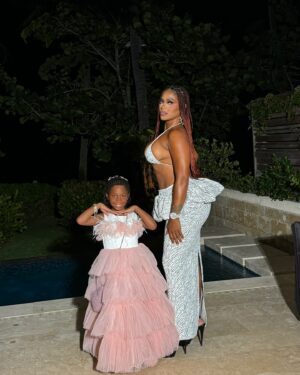 Joseline Hernandez Instagram - Last night activities 😎