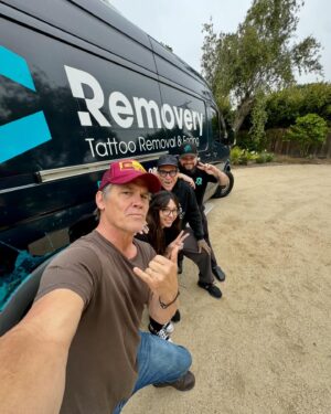 Josh Brolin Instagram - Thank you @removery for getting this bullshit off my back. And my bro @tobymorse 
Early morning session. 💎