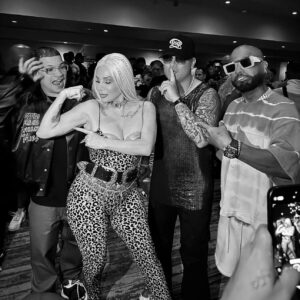Jowell Instagram - Reggaeton Legends !! @jowellyrandy @ivyqueendiva @wisin 

Para nosotros un honor compartir y seguir aprendiendo de estos maestros ...