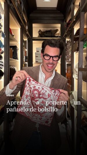 Juan Avellaneda Instagram - Truco de estilo : Cómo ponerte un pañuelo de bolsillo

#estilo #truco #camisa #moda #stylehacks #pañuelo
