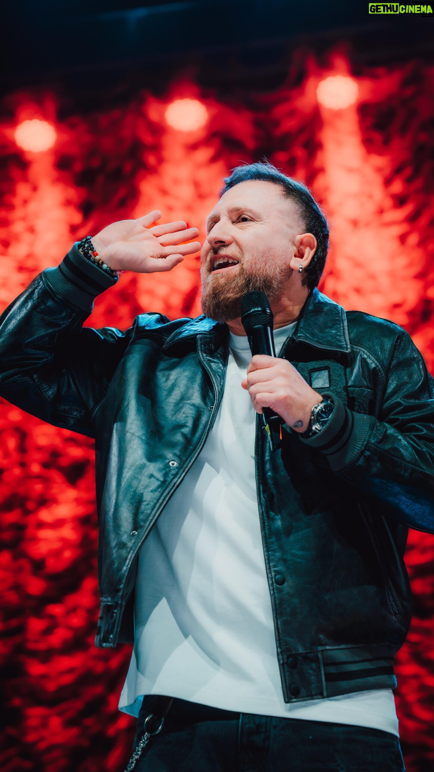 Juan Pablo López - 49.5K Likes - Quién tiene un hoyo en el colchón? 🙋🏼♂️ registro en Concepción, Teatro U. Dde Concepción.
SANTIAGO
- 14 Septiembre, Teatro Oriente, doble función, 20 y 22 horas.
ALEMANIA
- 22 Septiembre, Berlín, UFA FABRIK, Centro Cultural
REGIONES
- Buin, 8 de Agosto, Teatro Municipal
- Antofagasta, 31 Agosto, Teatro Municipal
- Linares, 7 Septiembre, Teatro Municipal
- Coyhaique, 4 Octubre, Centro Cultural
- Puerto Montt, 25 Octubre, Teatro Diego Rivera
- Talca, 16 Noviembre, Teatro Regional del Maule
🎟 Entradas en www.lopezcomediante.cl
🎥 @tereacevedoe
#santiagodechile #buin #antofagasta #linares #coyhaique #puertomontt #talca #concepcion #humor #comedia #standup #standupcomedy #risas #comediaenespañol