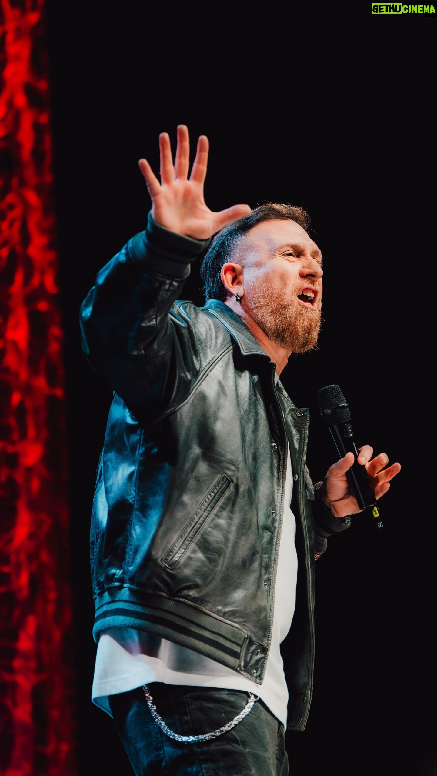 Juan Pablo López - 44.7K Likes - Llegó su momento “No lo olvida” 😂
SANTIAGO:
- 14 Septiembre, Teatro Oriente, doble función, 20 y 22 horas.
REGIONES:
- Pucón, 25 Julio, doble función, Blackforest
- Victoria, 26 Julio, doble función, Taberu
- Temuco, 27 Julio, Teatro Municipal
- Buin, 8 de Agosto, Teatro Municipal
- Antofagasta, 31 Agosto, Teatro Municipal
- Linares, 7 Septiembre, Teatro Municipal
🎟 Calendario y tickets en www.lopezcomediante.cl
🎥 @tereacevedoe @sebabertoni
#santiago #humor #comedia #chile #standup #standupcomedy #risas #interaccion