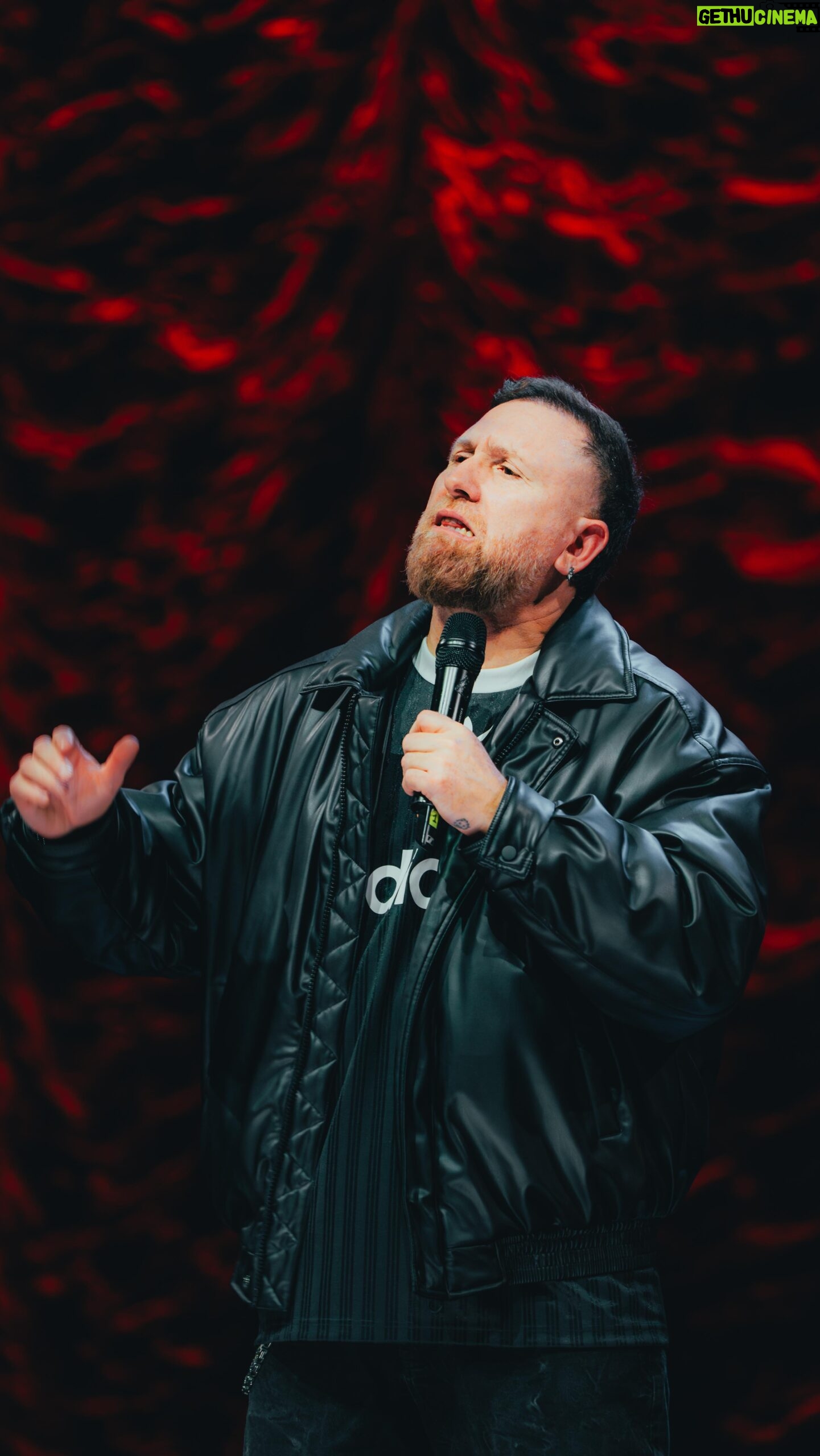 Juan Pablo López - 73.5K Likes - Un ángel en el camino! 😇
SANTIAGO
- 14 Septiembre, Teatro Oriente, doble función, 20 y 22 horas.
REGIONES
- Antofagasta, 31 Agosto, Teatro Municipal
- Linares, 7 Septiembre, Teatro Municipal
- Coyhaique, 4 Octubre, Centro Cultural
- Puerto Montt, 25 Octubre, Teatro Diego Rivera
- Valdivia, 1 de Noviembre, La Bota Cervecera
🎟 todas las entradas en www.lopezcomediante.cl
🎥 @tereacevedoe
#santiagodechile #humor #comedia #standup #standupcomedy #standupcomedy