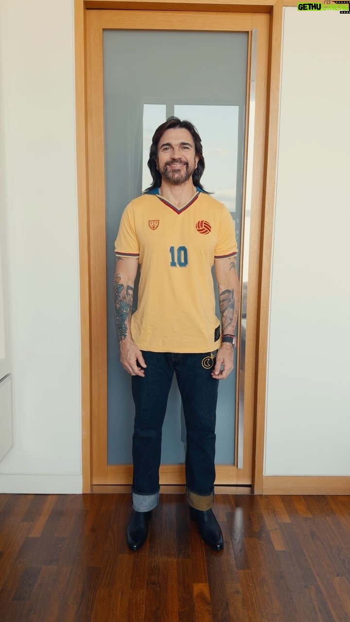Juanes - 219K Likes - Yo tengo la camisa negra… pero también la tengo amarilla 🇨🇴 Vamos Colombia HP!! @fcfseleccioncol @ryancastrro
