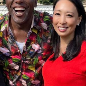 Judy Joo Instagram - Don’t miss the season finale of Ainsley’s National Trust Cook Off, available now on ITV X!

I had a fantastic time joining @ainsleyfoods along with @serenaappleby in the stunning kitchen garden of @tyntesfieldnt for some delicious al fresco cooking. You can watch the full episode on @itv

Thank you @toryburch for my outfit! 

#ainsleysnationaltrustcookoff #outdoorcooking #summervibes #barbecuetime #alfresco #britishsummer #nationaltrust #ITVX #JudyJoo