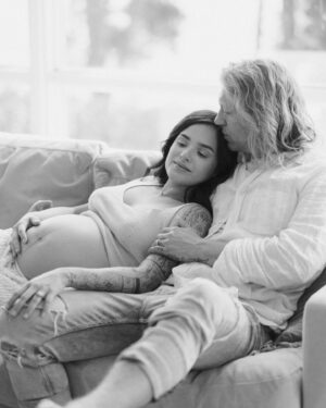 Jukka Hildén Instagram - I ADORE YOU WIFE ❤️ It's incredible to see your maternity glow and the awesome supercool aura you radiate around you! Thank you for being my wife, the best damn mommy and a superhero to our family! We are ready for you to POP 😁🫶 But is the baby ready for this family 🤣 (Check the last picture). @chachigonzales 

Really nice photos by @roosakangasalustaphoto 🔥