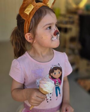 Jukka Hildén Instagram - HAPPY 3 YEAR BIRTHDAY AMIAMIAMI AMPPU GIRL! I love you so so much and you are such a spark of joy, love and a great amount of Latino spice! Crazy how big you already are and can do so many things and stuff 😍🫶🤟 We are lucky to have you ❤️

@chachigonzales