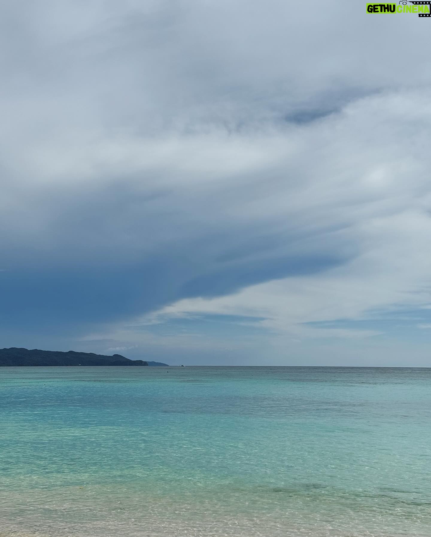 Julia Barretto - 0.9 Million Likes - 🩵🪼🧿🌊