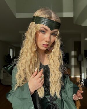 Julia Beautx Instagram - Erstes Kölner Karneval überlebt und für gut befunden 🧚‍♀️ würde wieder LG