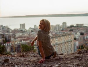 Julia Crane Instagram - Ça me dérange pas 
Moi j’aime bien 

By talented @fky.avi on 💙MARSEILLE💙