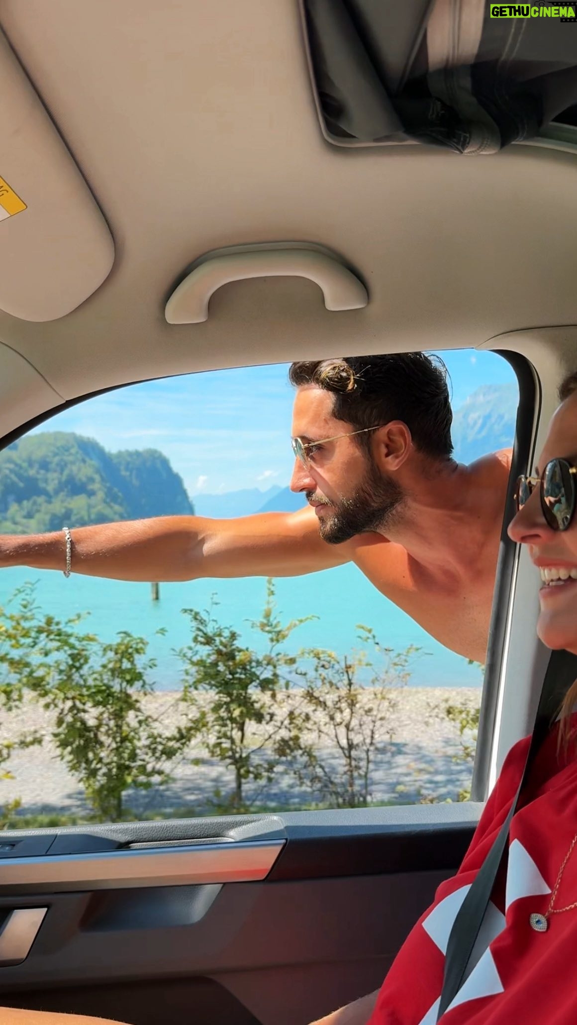 Julia Flabat - 51.8K Likes - Je voulais juste vous dire que vous êtes magnifique ❤️🦸🏻♂️
-
#roadtrip #Suisse