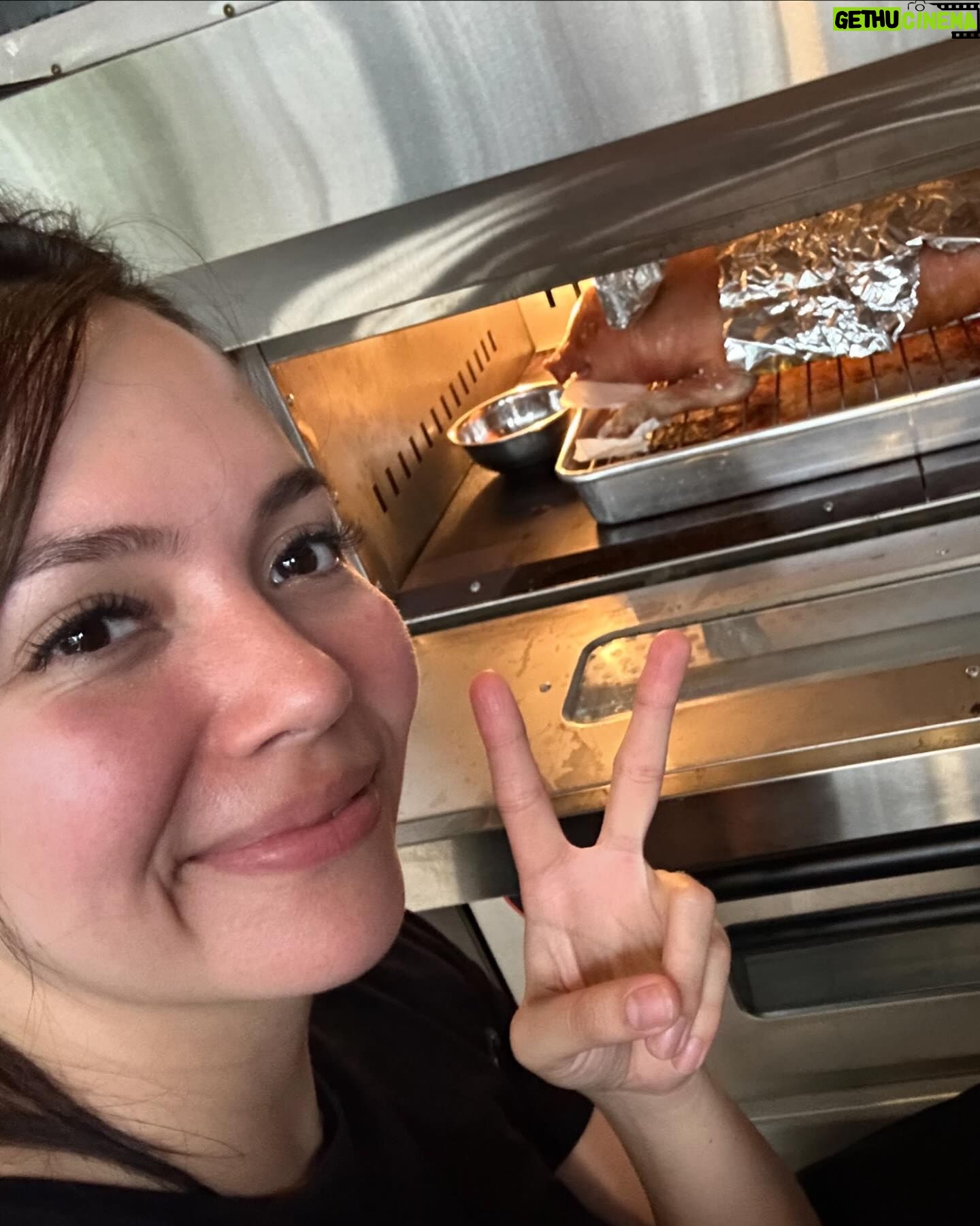 Julia Montes - 96.1K Likes - Cooking lechon ❤️🐷 from my trusted meatshop @gabrielles_organic @angeliebdane it is safe to eat pork ❤️ right achi @pinkytobiano ?