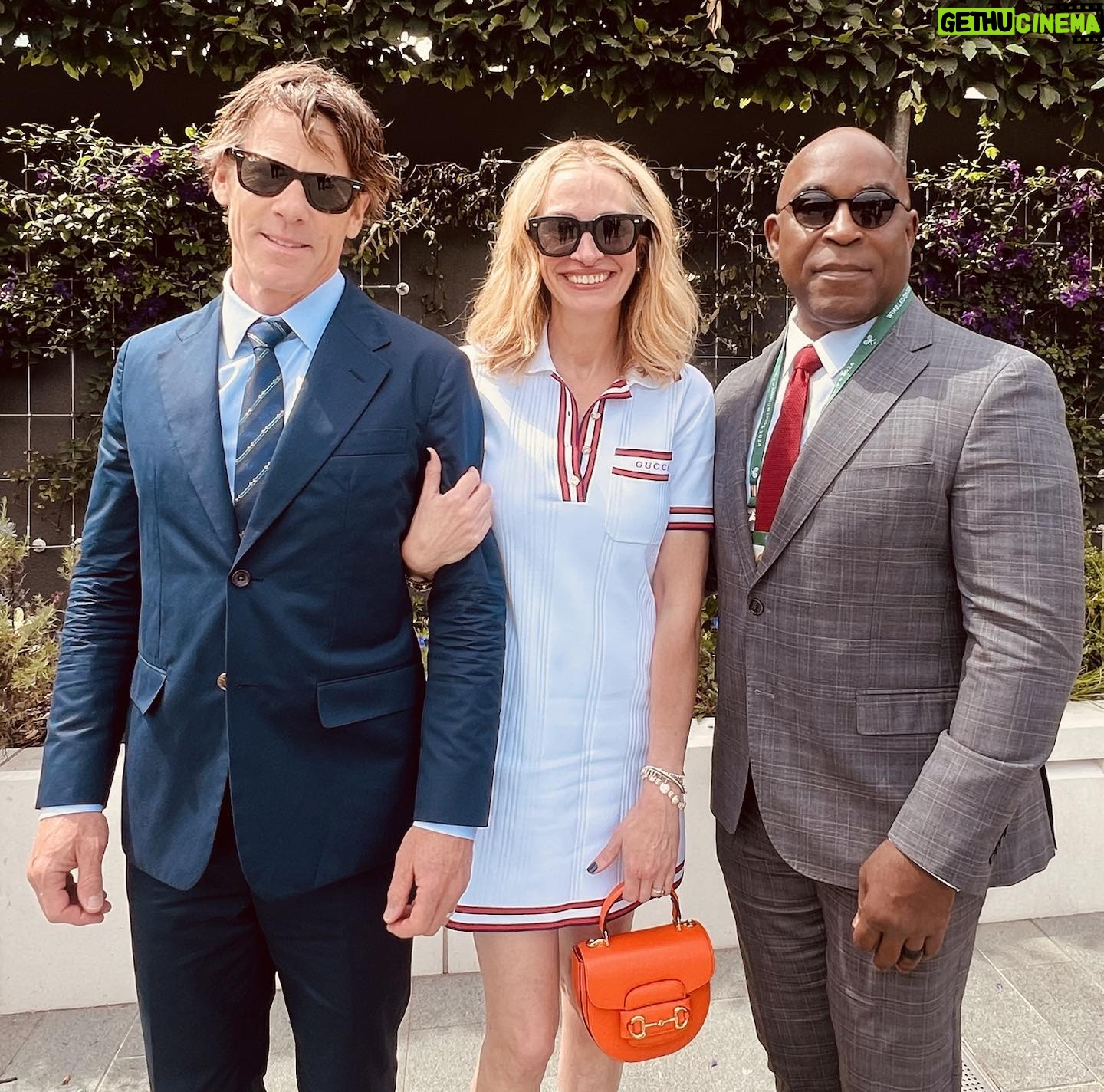 Julia Roberts - 421.1K Likes - An incredible day at Wimbledon!
💛🎾💛🎾