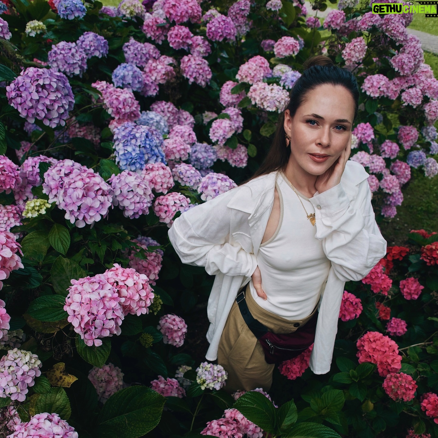 Julia Sanina - 52.4K Likes - Summer postcards 📸